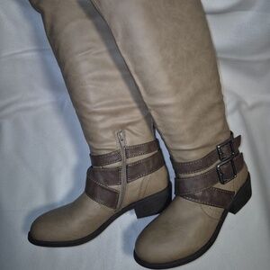 *Brand new* Pink & Pepper Tall Boots